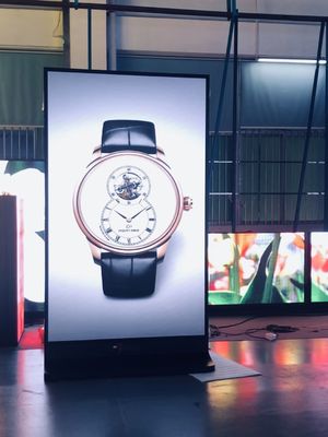 P1.875 ভিডিও ফ্লোর স্ট্যান্ডিং বিজ্ঞাপন এলইডি ডিসপ্লে স্ক্রিন
