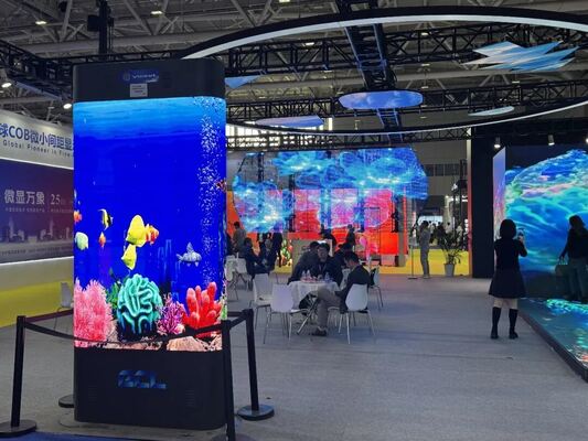 Outdoor IP65 Waterproof LED Poster with 4500nits Brightness and P1.953mm Pixel Pitch for Advertising Display